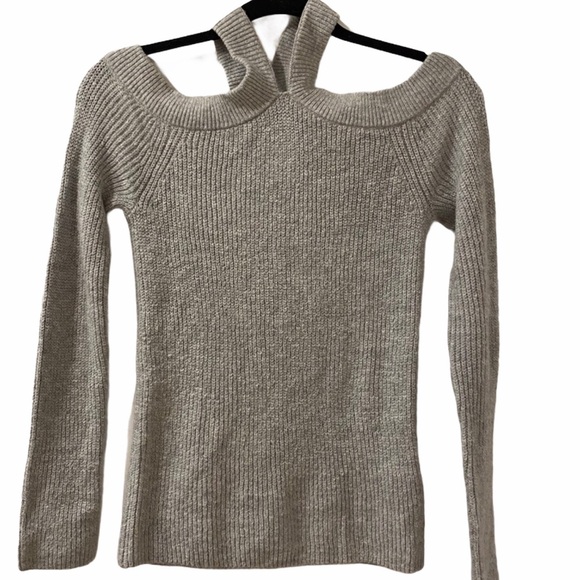 1.State Cross Neck Cold Shoulder Sweater Gray NWT - Picture 3 of 5